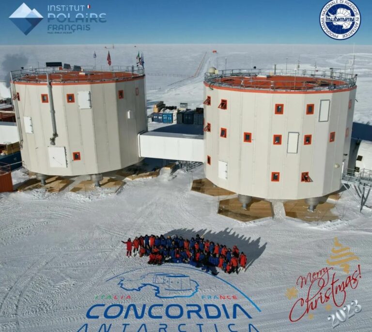 A Natale i panettoni Fiasconaro sono sbarcati in Antartide A Natale i panettoni Fiasconaro sono sbarcati in Antartide