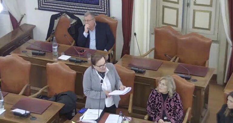 Asm “tuttofare”, l’opposizione insorge: “Ma cosa c’entrano rifiuti, mensa e catering?”