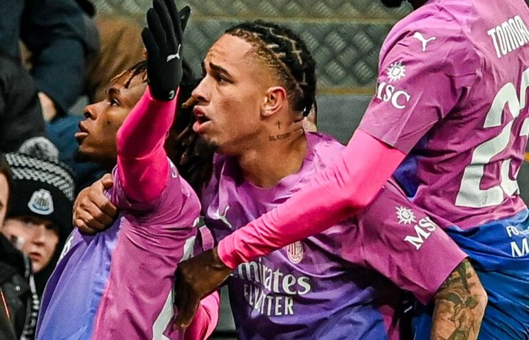 Newcastle-Milan 1-2, la rimonta non basta