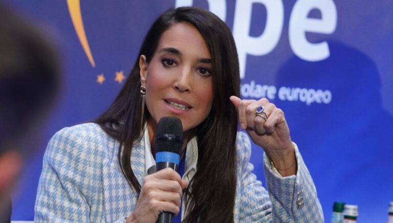 Digitale, Ronzulli: “Uso distorto può  diventare minaccia per il Paese”