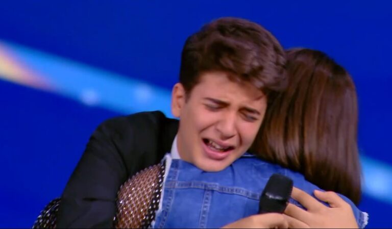 Io Canto, Samuele e Carola insieme in finale: scena da brividi (VIDEO)