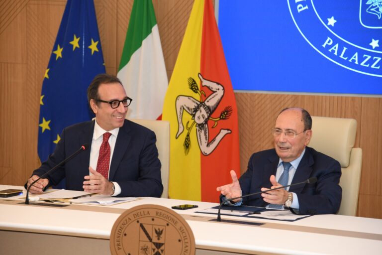 Trasporti, nuovo contratto con Trenitalia. Schifani: “Più convogli e biglietti meno cari”