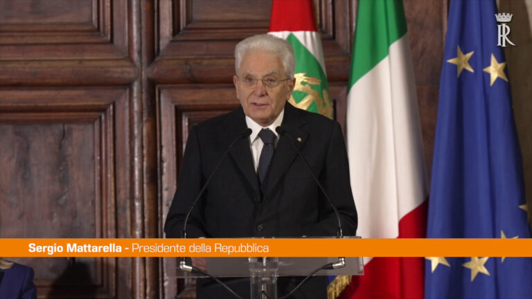 Mattarella: “Ucraina ancora impegnata a difendersi”