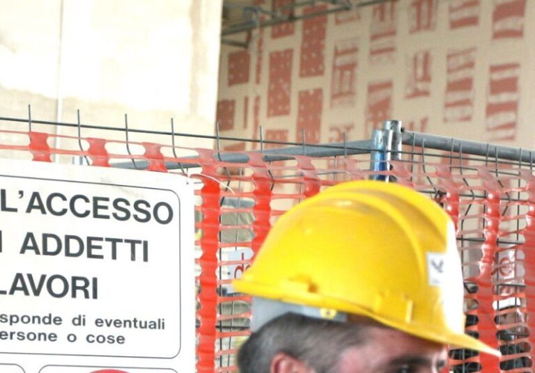 Lavoro, in Italia molte lacune e contraddizioni