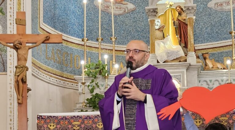 Il parroco di Mazzeo e Letojanni colto da emorragia celebrale: lotta per la vita