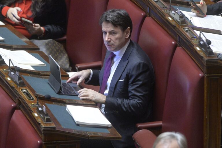 Conte: “Meloni domani risponda alle nostre 10 domande”