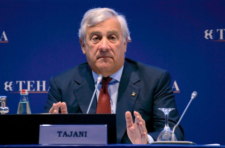 Tajani: “La Bce abbassi i tassi altrimenti andiamo in recessione”