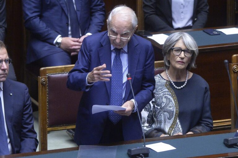 Amato lascia la presidenza della Commissione Algoritmi Amato lascia la presidenza della Commissione Algoritmi