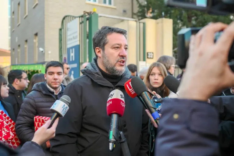 Europee, Salvini: “Non mi candido, resto ministro”