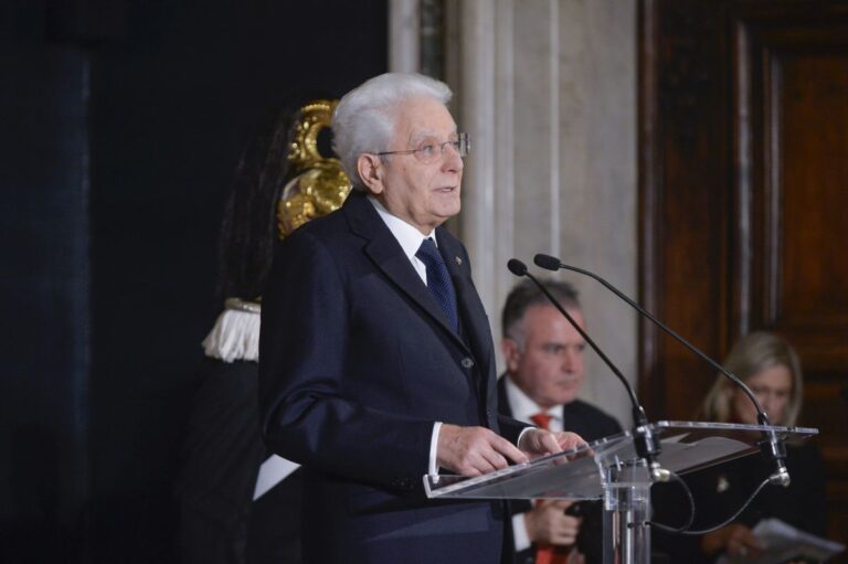 Mattarella ricorda Bobbio: “Le sue dottrine una preziosa eredità”