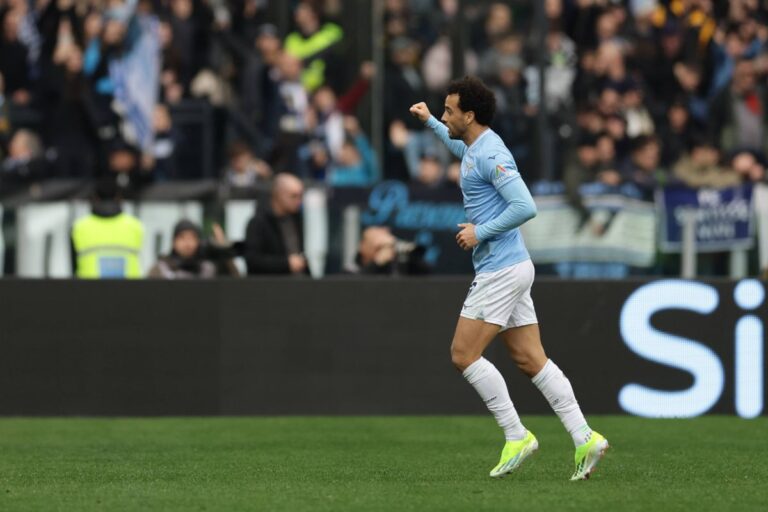 Felipe Anderson lancia la Lazio, 1-0 al Lecce e quarto posto Felipe Anderson lancia la Lazio, 1-0 al Lecce e quarto posto