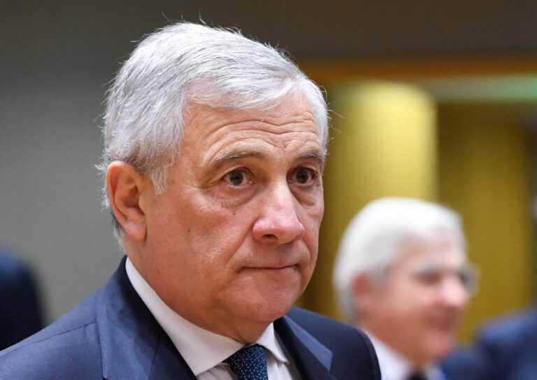 Mar Rosso, Tajani: “L’Italia propone una missione difensiva europea”