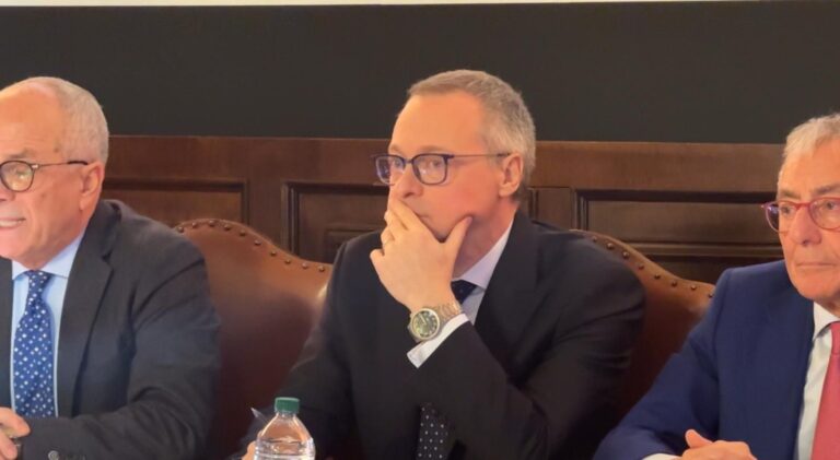 Bonomi: “Nel 2024 Pil non oltre 1%, intervenire su fattori strutturali”