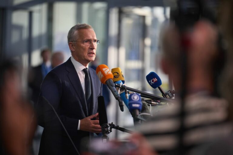 Stoltenberg: “Potenziali tensioni in Kosovo e Bosnia-Erzegovina”