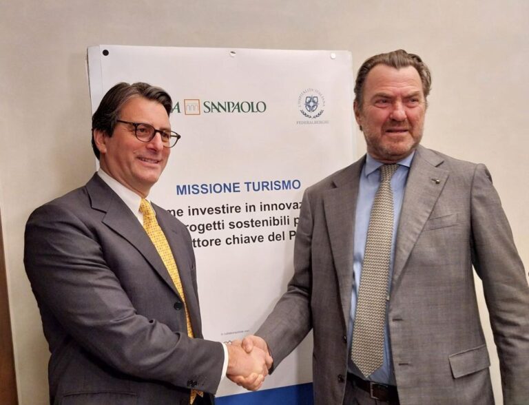 Intesa Sanpaolo, erogati in tre anni oltre 8 mld per il turismo Intesa Sanpaolo, erogati in tre anni oltre 8 mld per il turismo