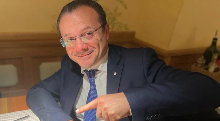 De Luca: “Ho la strategia per Taormina dopo il dissesto. Sarà una macchina da guerra”