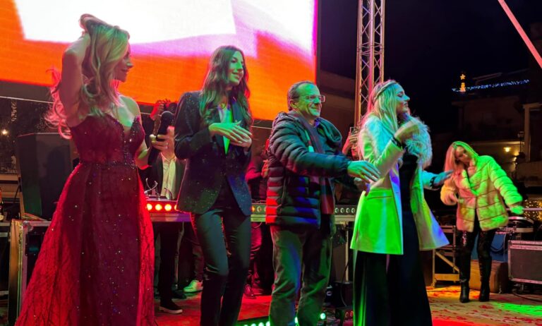 De Luca: “Buon 2024 a tutti, essere sindaco di Taormina è straordinario”