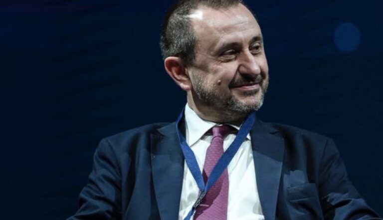 Europee, “Ettore, convinci Calenda”: De Luca in pressing su Rosato