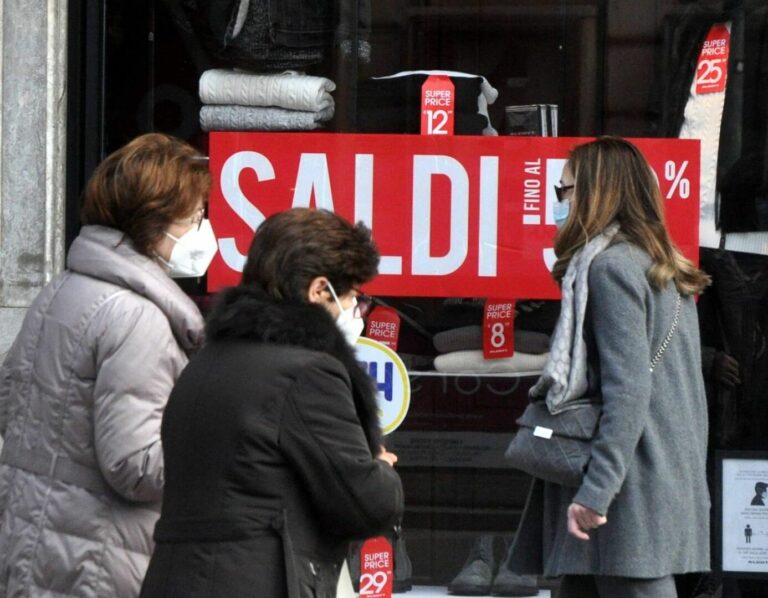 Federconsumatori: “In Sicilia per i saldi si spenderà meno dell’anno scorso”