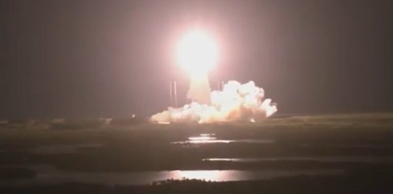 Nuova corsa alla Luna: Nasa lancia il primo veicolo di un privato