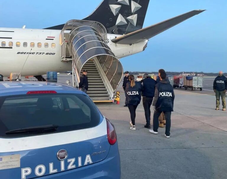 Milano, aggredì passanti con il Corano in mano. Espulso un egiziano