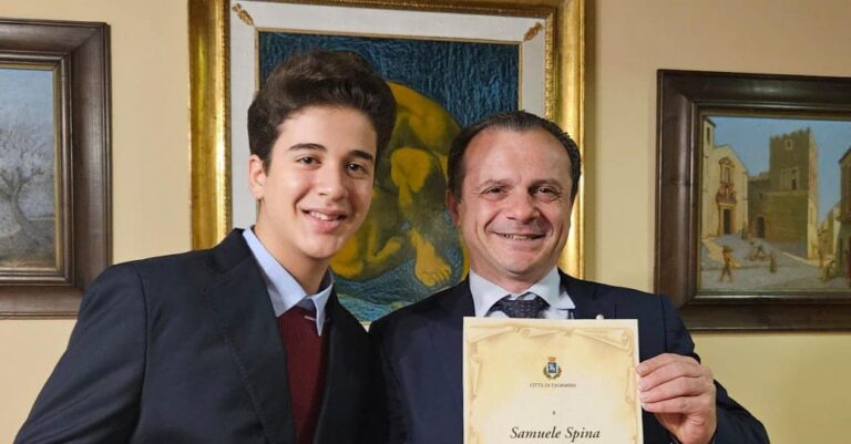 Il Comune di Taormina celebra “SamuElvis” Spina