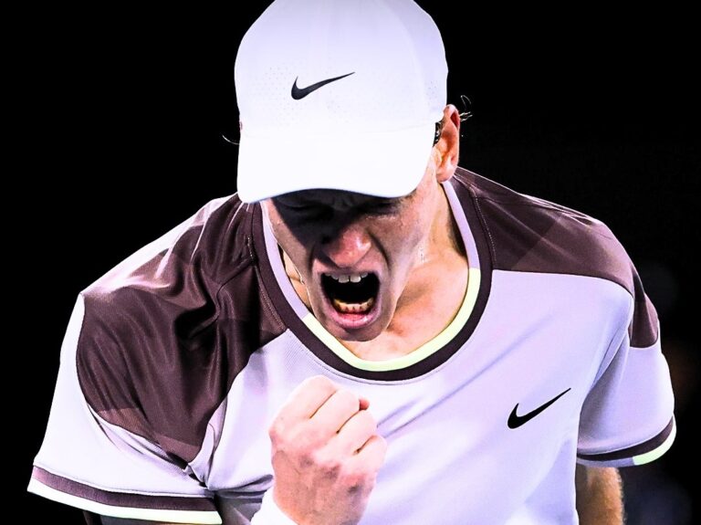 Sinner nella storia: rimonta Medvedev e vince gli Australian Open