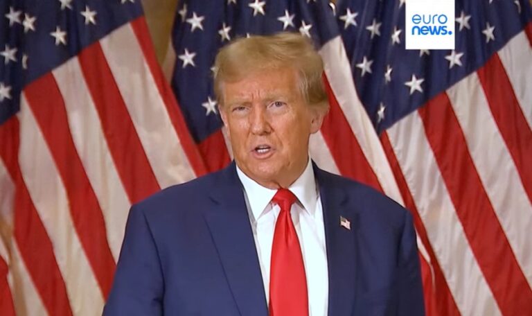 Trump davanti al giudice: “Sono un perseguitato politico”