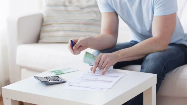 Under 35, il 90% ha almeno una carta di pagamento