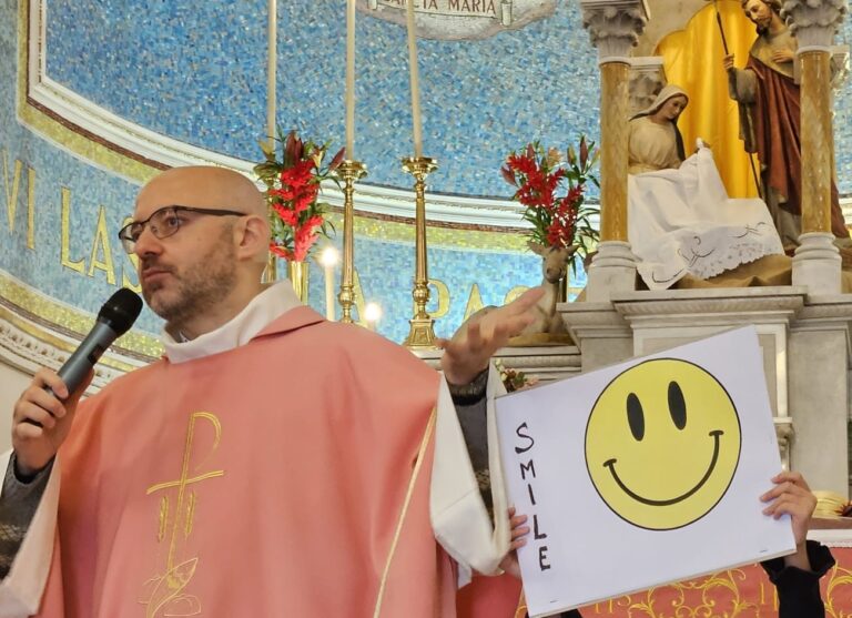 Padre Francesco continua la sua battaglia per la vita