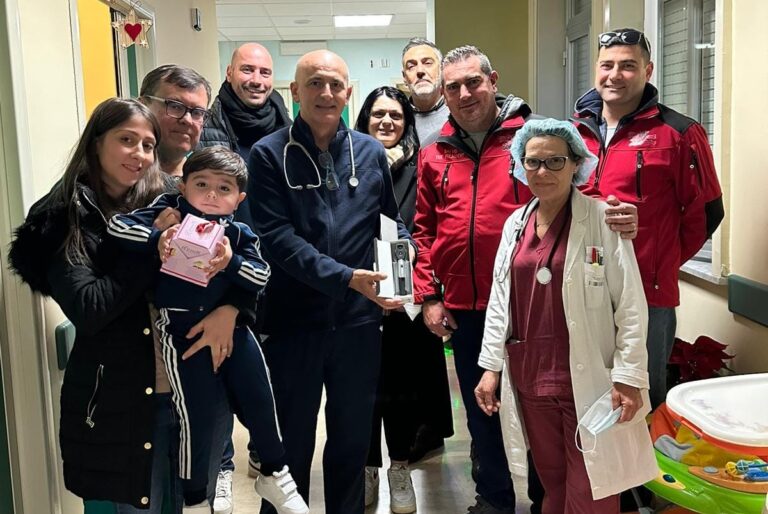 Amo Mazzeo e Motoclub Letojanni Racing: lodevoli donazioni ai reparti del San Vincenzo