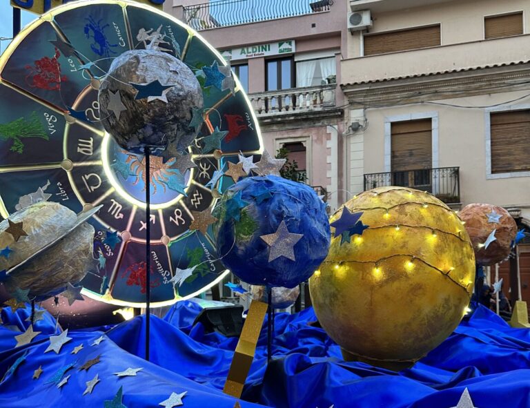Carri di Carnevale sequestrati, a Taormina salta la sfilata del martedì?