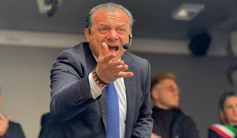 De Luca: “Io più leghista dei leghisti. Voglio fare l’imperatore delle 2 Sicilie”