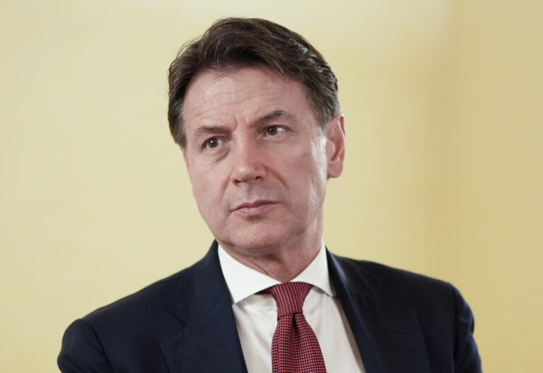Conte: “Vogliamo la pace in Ucraina, due anni di guerra trascorsi invano”
