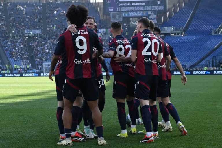 Lazio-Bologna 1-2, i rossoblù in piena corsa Champions Lazio-Bologna 1-2, i rossoblù in piena corsa Champions