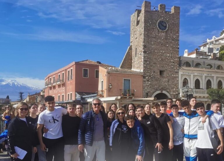 Orienteering, gli studenti del Liceo “Amari” di Linguaglossa a Taormina