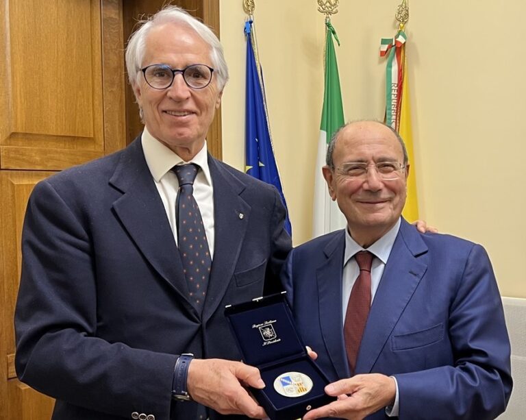 Palazzo d’Orléans, Schifani riceve il presidente del Coni Malagò Palazzo d’Orléans, Schifani riceve il presidente del Coni Malagò