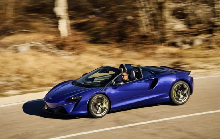 McLaren presenta la nuova Artura Spider