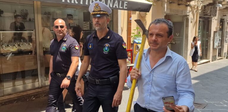Caso Munnia, parte “l’assedio” a Lo Presti. Ma il problema è Rambo o Attila?