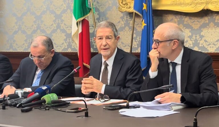 Campi Flegrei, il punto sul bradisismo con Musumeci