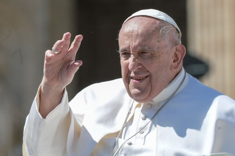 Papa: “Le manifestazioni di odio verso gli ebrei un peccato contro Dio”