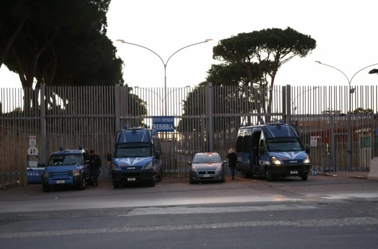 Carcere di Rebibbia, sventato tentativo di evasione Carcere di Rebibbia, sventato tentativo di evasione