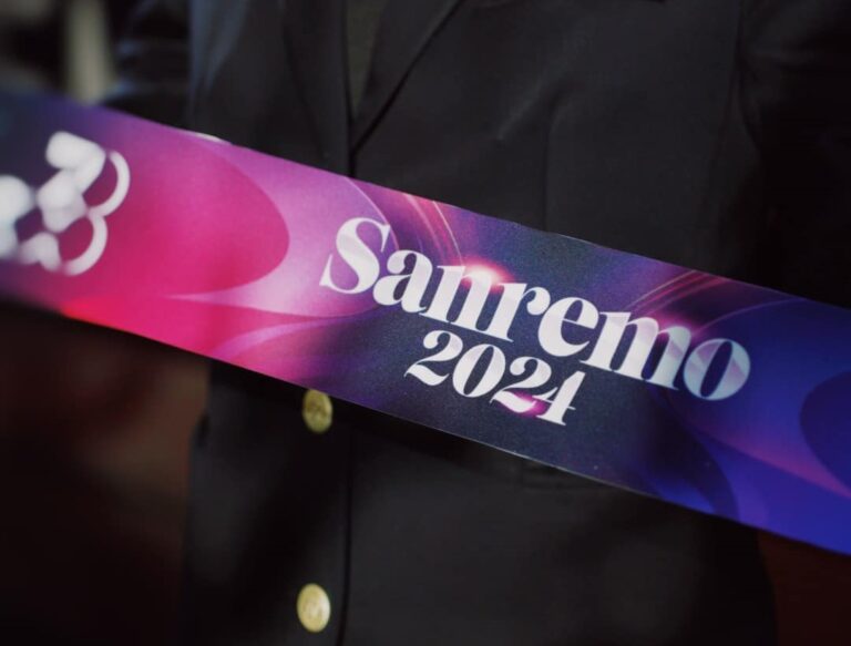 Fermi tutti, c’è Sanremo: ma l’italiano ci è o ci fa?