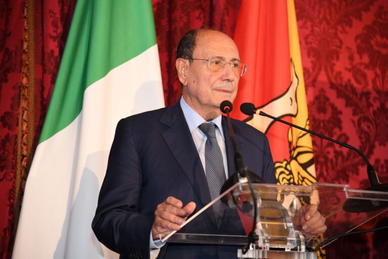 Rifiuti, Schifani commissario per i nuovi impianti: c’è il decreto di Palazzo Chigi