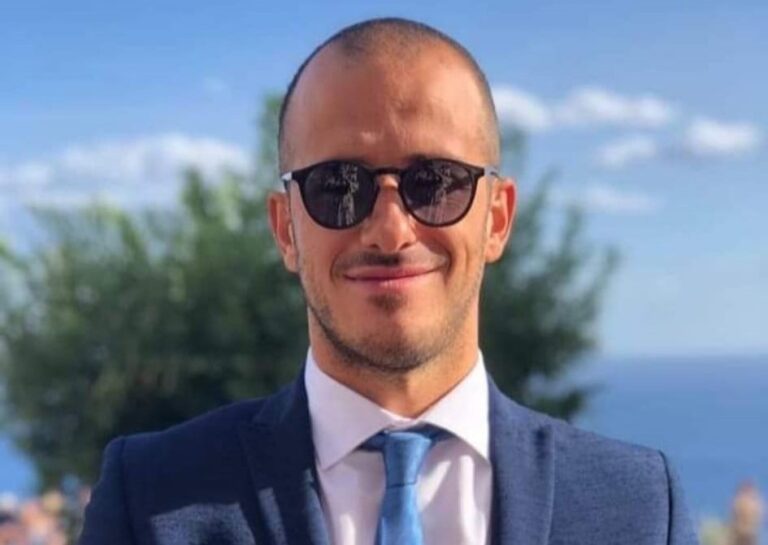 Naxos non dimentica Simone Lo Turco. Il padre: “Due anni che non ti vedo, quanto mi manchi”