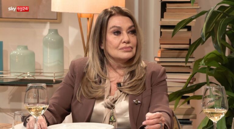 Veronica Lario: “Sono stata trattata da velina ingrata”