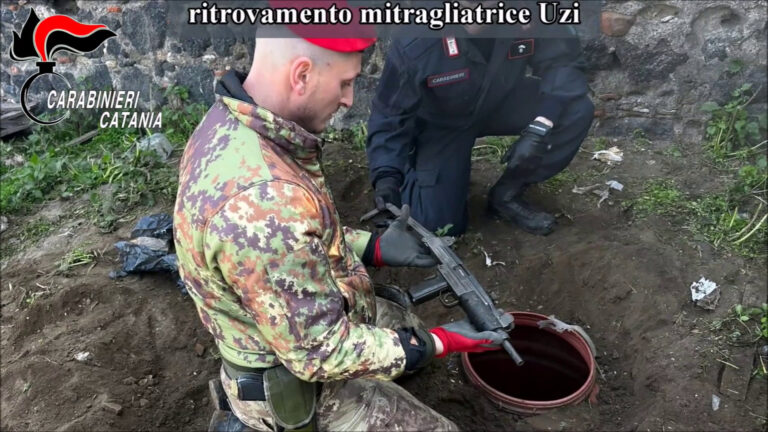 Scoperto arsenale di un clan mafioso nel Catanese, un arresto