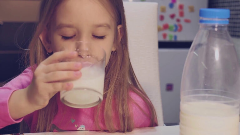 “Latte nelle scuole”, un bando da 6 milioni