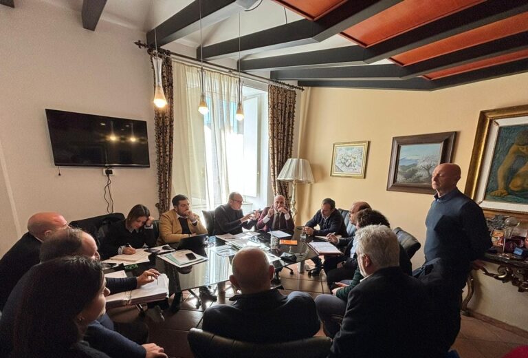 Scuola di Mazzeo, confronto con l’impresa in vista dei lavori