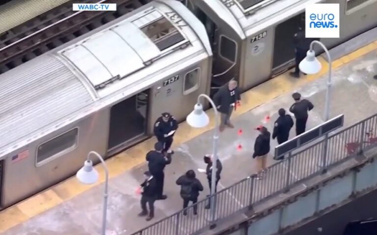 Usa, morti e feriti in sparatoria in una stazione